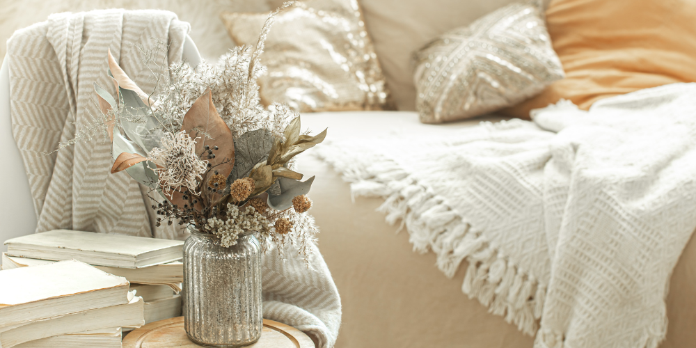 Mantas decorativas em tons neutros